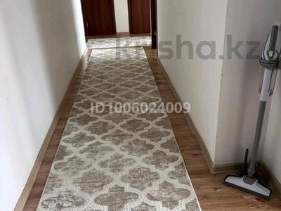 3-бөлмелі пәтер · 80.2 м² · 4/5 қабат, мкр Береке 8, бағасы: 28 млн ₸ в Атырау