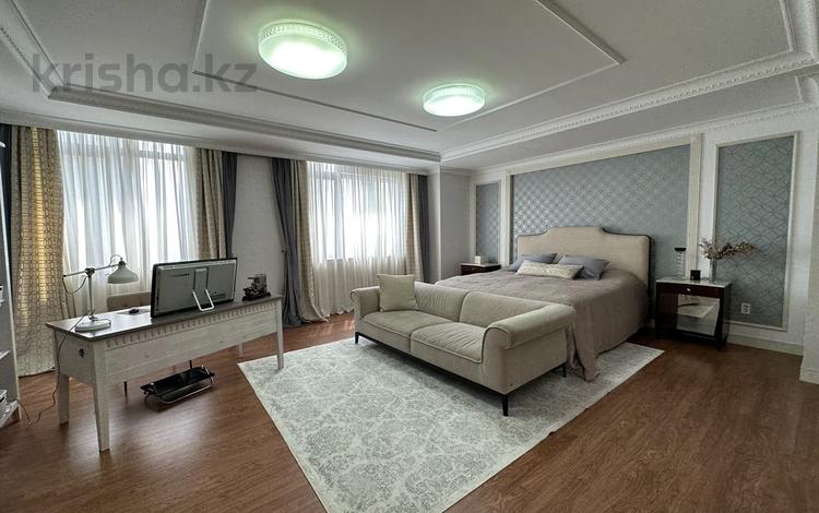5-комнатная квартира, 250 м², Кошкарбаева 8 за 180 млн 〒 в Астане — фото 8