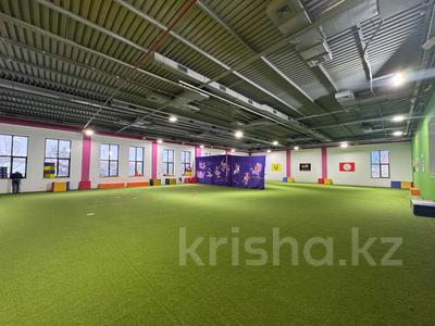 Свободное назначение, офисы, магазины и бутики, салоны красоты, фитнес и спорт, медцентры и аптеки, образование, развлечения, конференц-залы, кабинеты и рабочие места, студии · 1000 м² за 5 млн 〒 в Алматы, Бостандыкский р-н