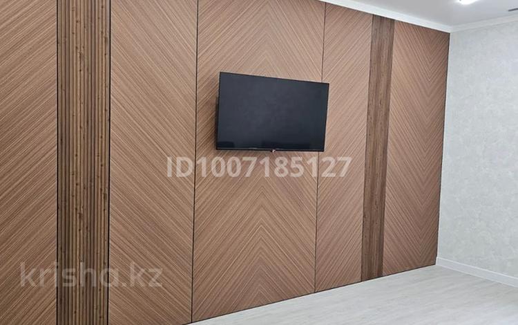 2-бөлмелі пәтер · 81 м² · 5/9 қабат, Оракбаева 1, бағасы: 270 000 ₸ в Уральске — фото 2