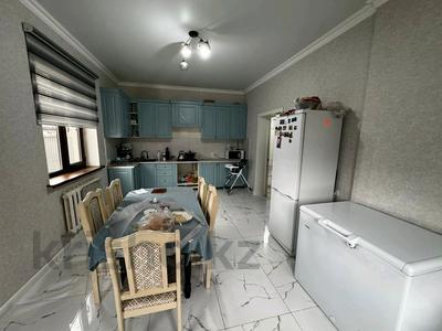 Отдельный дом · 5 комнат · 210 м² · 5 сот., Суюнбая — Микрорайон Южный за 50 млн 〒 в Каскелене