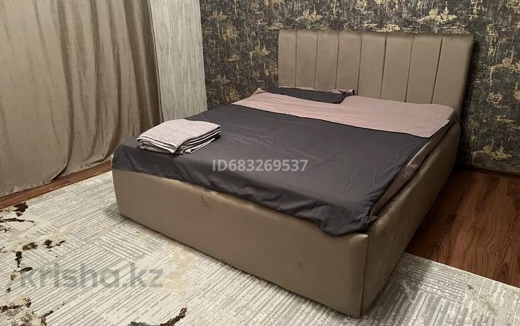 2-бөлмелі пәтер · 70 м² · 5/5 қабат, Байтурсынова — Малый Самал, бағасы: 150 000 ₸ в Шымкенте, Аль-Фарабийский р-н — фото 2