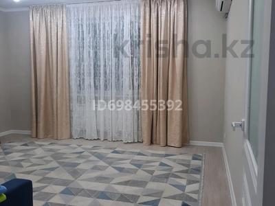 2-бөлмелі пәтер, 64 м², 1/5 қабат тәулік бойы, 20-й мкр 5, бағасы: 15 000 〒 в Актау, 20-й мкр