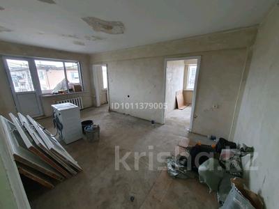 3-комнатная квартира · 47.2 м² · 5/5 этаж, Ауэзова — Сауран за 12 млн ₸ в Атырау, мкр Жилгородок