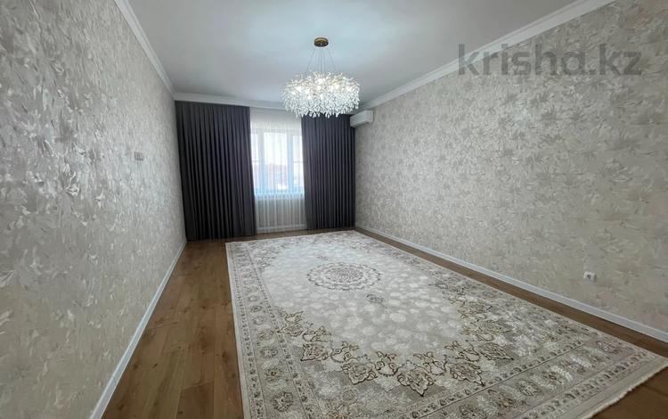 3-комнатная квартира · 107.2 м² · 8/9 этаж, мкр. Алтын орда, Молдагуловой за 51 млн ₸ в Актобе — фото 2