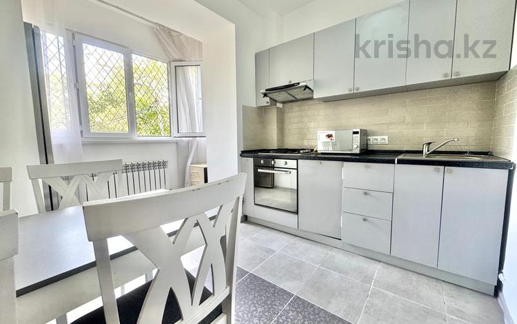 3-комнатная квартира · 78 м² · 2/5 этаж, мкр Самал-1 10 за 490 000 ₸ в Алматы, Медеуский р-н — фото 2