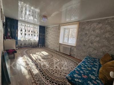 2-комнатная квартира, 42.6 м², 1/5 этаж, абая за 6 млн 〒 в Темиртау