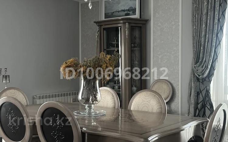 5-бөлмелі пәтер · 306 м² · 12/37 қабат, Желтоксан — Желтоксан, бағасы: 2.2 млн ₸ в Астане, Сарыарка р-н — фото 2