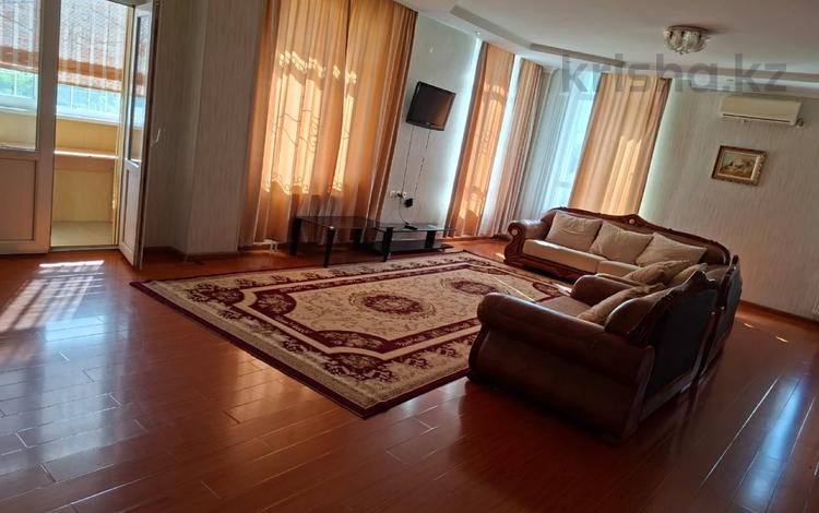 2-комнатная квартира · 128 м² · 2/14 этаж, 10-й мкр 1 за 280 000 ₸ в Актау — фото 2