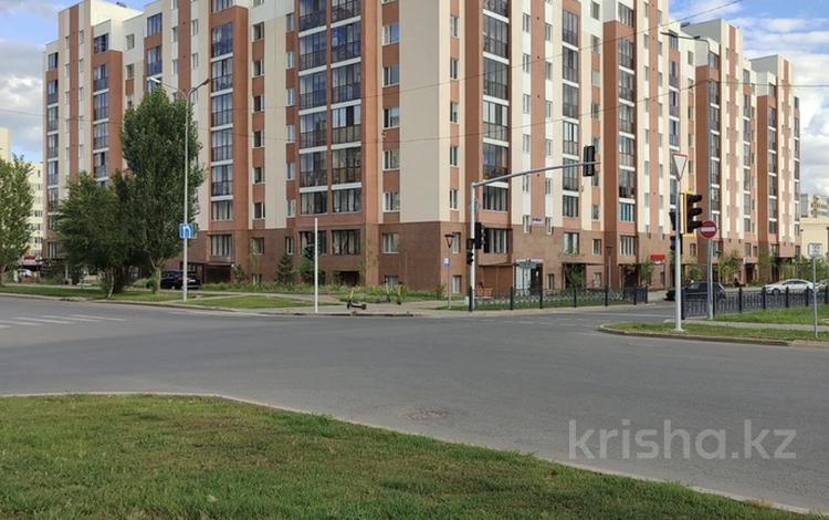 Свободное назначение, офисы, магазины и бутики, склады, общепит, салоны красоты, бани, гостиницы и зоны отдыха, медцентры и аптеки, образование, развлечения, конференц-залы, кабинеты и рабочие места, студии · 65 м² за 650 000 ₸ в Астане, Сарайшык р-н — фото 2