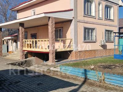 Отдельный дом · 5 комнат · 220 м² · 11 сот., Жумабаева 6 — Выше кафе Чиль-Сон за 700 000 〒 в 