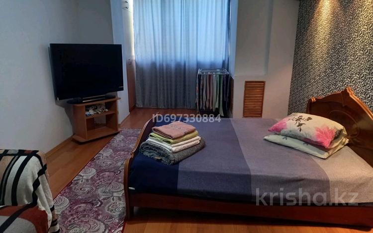 1-бөлмелі пәтер · 30 м² · 3/4 қабат, Жибек жолы 104, бағасы: 12 000 ₸ в Алматы, Алмалинский р-н — фото 3