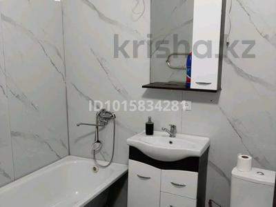 1-бөлмелі пәтер · 35 м² · 1/10 қабат, 16-ш/а. 93 — ТРК Актау,школа,аптека,минимаркет, бағасы: 100 000 ₸ в 16-й мкр 