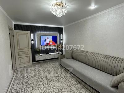 3-комнатная квартира · 61.5 м² · 1/5 этаж, Ихсанова 73/1 — Ихсанова Абая за 19 млн ₸ в Уральске, мкр Школьник