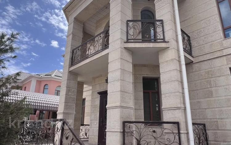 Часть дома · 4 комнаты · 355 м² · 12 сот., мкр Акжайык, Тулеметова 70/1 за 320 млн ₸ в Шымкенте, Абайский р-н — фото 2