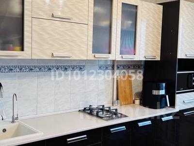 2-бөлмелі пәтер · 54 м² · 3/5 қабат, мкр Тастак-3 15, бағасы: ~ 37 млн ₸ в Алматы, Алмалинский р-н