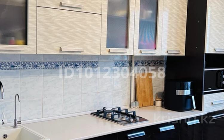 2-бөлмелі пәтер · 54 м² · 3/5 қабат, мкр Тастак-3 15, бағасы: ~ 37 млн ₸ в Алматы, Алмалинский р-н — фото 2