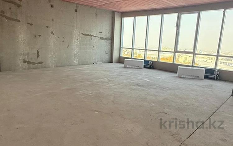 4-бөлмелі пәтер · 207 м² · 32/33 қабат, Аль-фараби 15/1, бағасы: 236 млн ₸ в Алматы, Бостандыкский р-н — фото 2