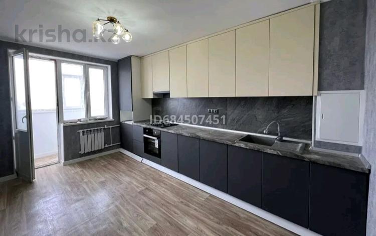 1-комнатная квартира · 53 м² · 6/10 этаж, Набережная за 150 000 ₸ в Актобе, мкр. Курмыш — фото 2
