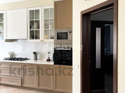 Продажа домов и дачи в Актюбинской обл.: Отдельный дом · 6 комнат · 375 м² · 10 сот., Оркен 6 — Мини маркет Дина за 65 млн 〒 Отдельный дом · 6 комнат · 375 м² · 10 сот., Оркен 6 — Мини маркет Дина за 65 млн 〒 в Актобе, жилой массив Жанаконыс