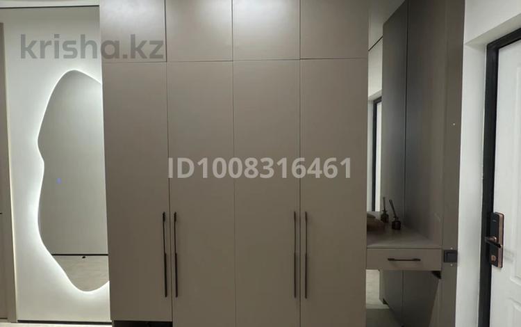 3-комнатная квартира · 74 м² · 10/15 этаж, 18-й микрорайон, Рыскулова 33 за 65 млн 〒 в Шымкенте, Аль-Фарабийский р-н — фото 2