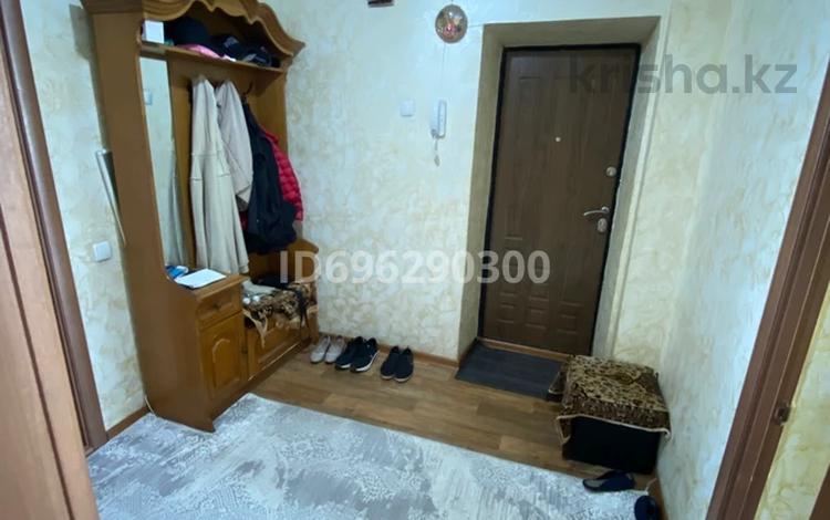 4-комнатная квартира · 76 м² · 4/5 этаж, Ы.Сүлейменов 18 — KMF банк, милицейский дом за 35 млн ₸ в Таразе — фото 2