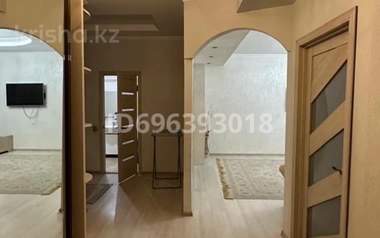 2-комнатная квартира · 90 м² · 4/9 этаж, Столетова 13 за 300 000 ₸ в Алматы, Жетысуский р-н — фото 2