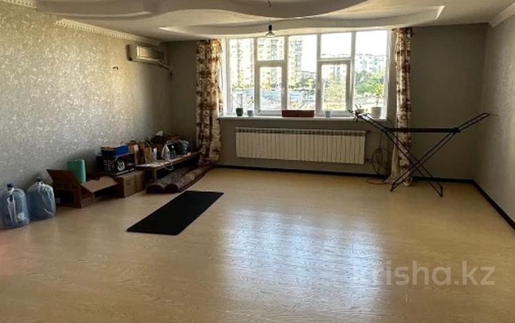 4-бөлмелі пәтер · 103 м² · 5/5 қабат, 15-ш/а. 28, бағасы: ~ 28.9 млн ₸ в Актау, 15-й мкр — фото 3