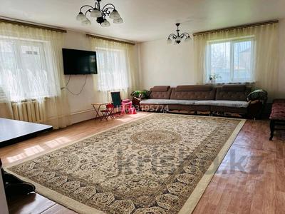 Часть дома • 4 комнаты • 110 м² • 7.5 сот., Макатаева 6/2 за 19 млн 〒 в Аксае