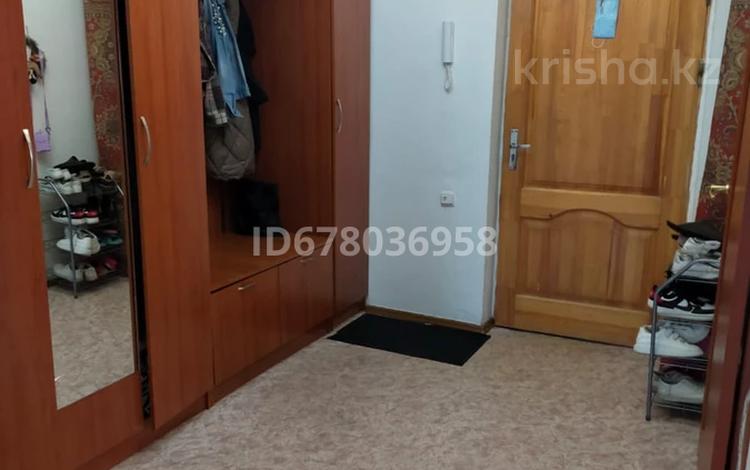 1-комнатная квартира, 50.4 м², 1/5 этаж, Кизатова за 16.5 млн 〒 в Петропавловске — фото 2
