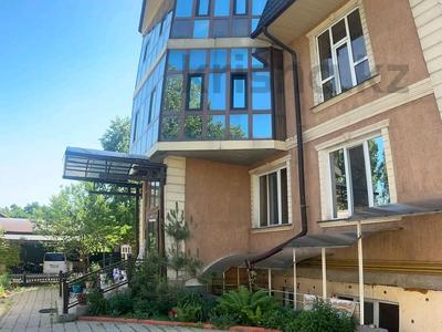 Продажа домов и дачи в Алматы: Отдельный дом · 26 комнат · 930 м² · 10 сот., мкр Мамыр, Шаляпина — Яссауи за 650 млн 〒 Отдельный дом · 26 комнат · 930 м² · 10 сот., мкр Мамыр, Шаляпина — Яссауи за 650 млн 〒 в Алматы, Ауэзовский р-н