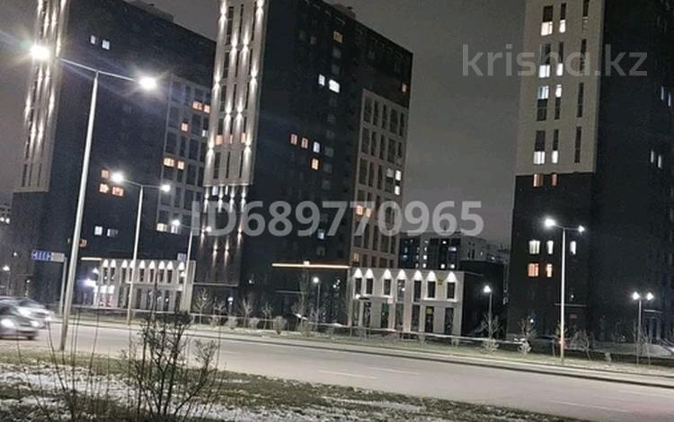 1-комнатная квартира, 43.3 м², 19/20 этаж, Курмангалиева за 21 млн 〒 в Уральске — фото 2