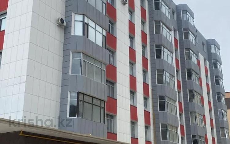 2-комнатная квартира · 65 м² · 7/7 этаж, 16-й мкр 35/1 за 18.5 млн ₸ в Актау — фото 2