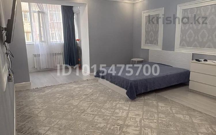 1-бөлмелі пәтер · 65 м² · 2/5 қабат, Алтын орда ш/а. 18Г/2 — Тауелсиздик, бағасы: 22 млн ₸ в Актобе, мкр. Алтын орда — фото 2