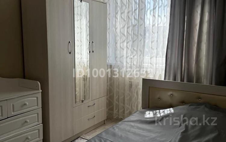 1-комнатная квартира · 40 м² · 7/9 этаж, мкр Аксай-4 119 за 250 000 ₸ в Алматы, Ауэзовский р-н — фото 2