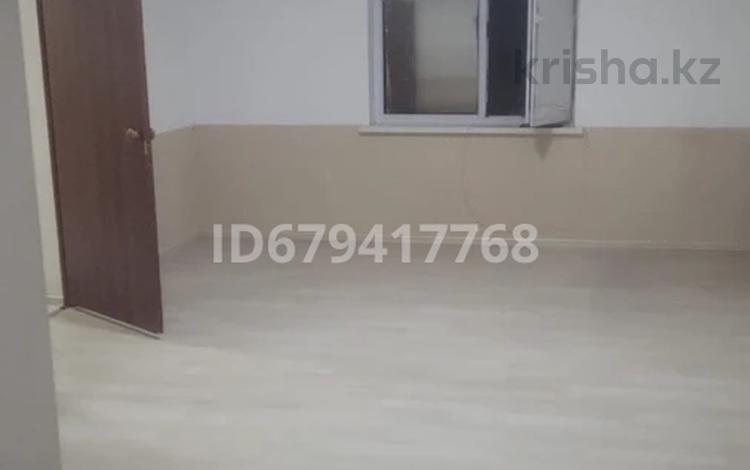 1-бөлмелі пәтер · 40 м², Самал-3 ш/а., Момышулы 129, бағасы: 80 000 ₸ в Шымкенте, Абайский р-н — фото 2