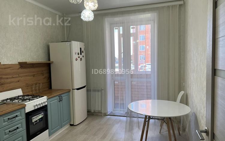 1-комнатная квартира, 40 м², 1/9 этаж помесячно, Береке 64