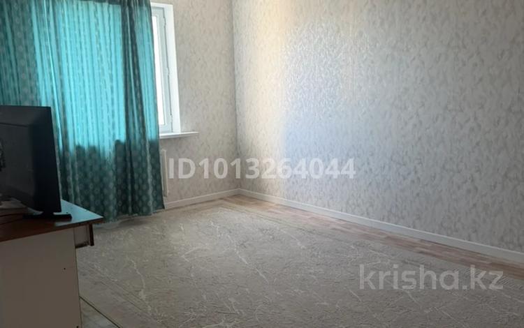 2-бөлмелі пәтер · 70 м² · 12/12 қабат, Кошкарбаева 34, бағасы: 15 000 ₸ в Астане, Алматы р-н — фото 2