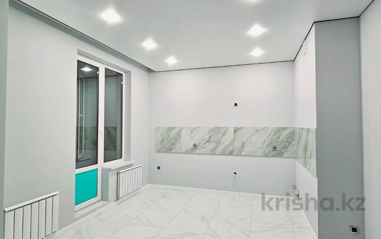 3-комнатная квартира, 100 м², 15/16 этаж, Тлендиева 133 — Сатпаева