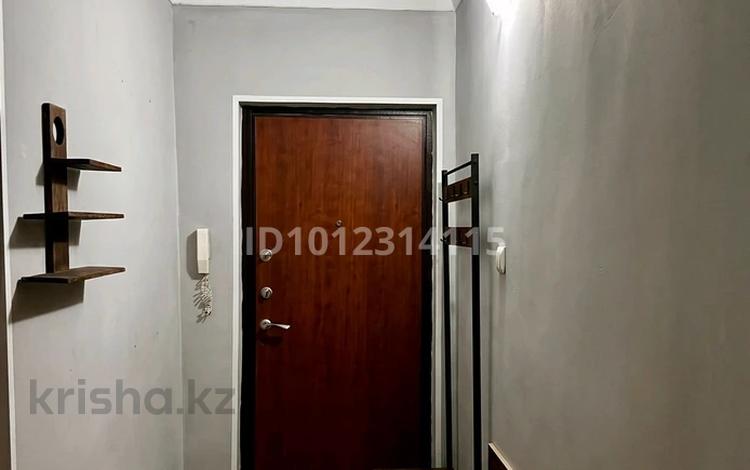 3-бөлмелі пәтер · 59 м² · 1/4 қабат, 3-й мкр. 43, бағасы: 36 млн ₸ в Алматы, Ауэзовский р-н — фото 2