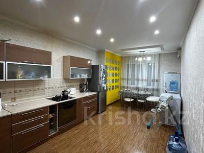 4-бөлмелі пәтер · 140 м² · 2/10 қабат, мкр. Алтын орда, Алии молдагуловой, бағасы: 49 млн ₸ в Актобе