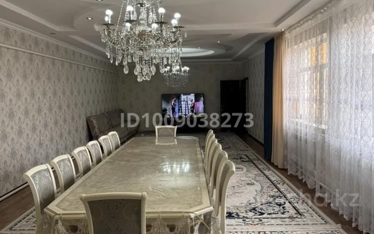 Отдельный дом · 8 комнат · 299.6 м² · 10 сот., М.Кайырлиев 129а за 55 млн 〒 в Жанаозен — фото 13