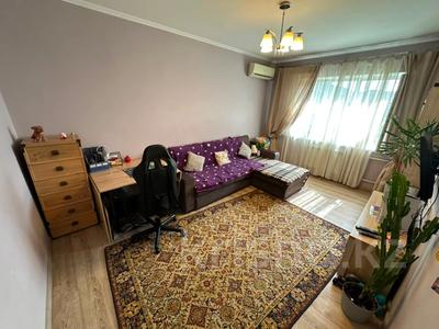 2-бөлмелі пәтер · 58 м² · 8/9 қабат, мкр Аксай-2, бағасы: 40 млн ₸ в Алматы, Ауэзовский р-н