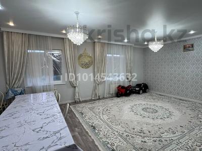 Дом · 5 комнат · 250 м², Абулхаир хана 100 за 50 000 ₸ в Уральске