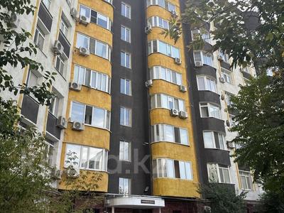 2-бөлмелі пәтер · 81 м² · 9/9 қабат, Центральный ш/а., кулманова 107, бағасы: 31.5 млн ₸ в Атырау, мкр Центральный