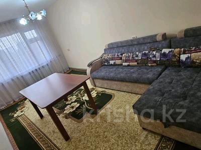 2-комнатная квартира, 55 м², 4/5 этаж помесячно, Абдыразакова за 130 000 〒 в Шымкенте, Аль-Фарабийский р-н