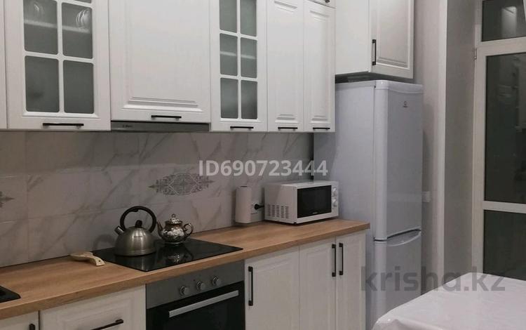 3-комнатная квартира, 95 м², 6/10 этаж, мкр Комсомольский, Е-809 23