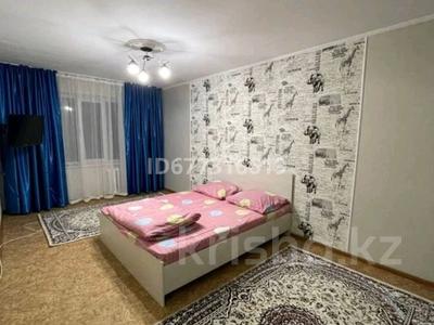 1-бөлмелі пәтер, 30 м², 1/5 қабат тәулігіне, Кабанбай батыр 75/89, бағасы: 6 000 〒 в Талдыкоргане