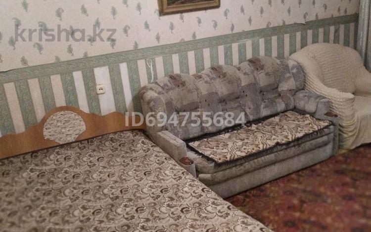 1-бөлмелі пәтер · 33 м² · 1 қабат, Курмангазы — Школьник, бағасы: 9 000 ₸ в Уральске, мкр Школьник — фото 2