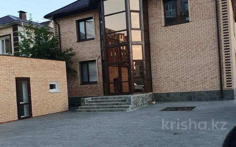 Отдельный дом · 6 комнат · 250 м² · 10 сот., Северо западный микрорайон за 200 млн ₸ в Костанае — фото 5